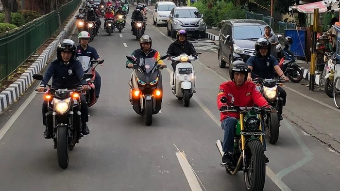 Ditilang karena Lampu Motor Tak Nyala, Mahasiswa: Kenapa Jokowi Tak Ditilang? 